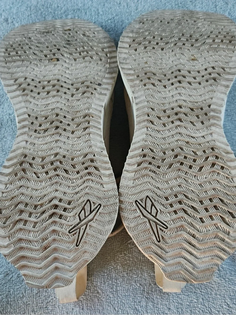 USED Women’s Reebok gym shoes